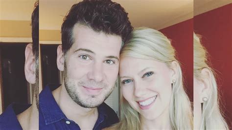 Comedian Steven Crowders estranged wife Hilary。